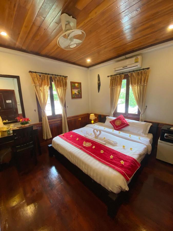 Golden Lotus Boutique Hotel Луангпхабанг Экстерьер фото