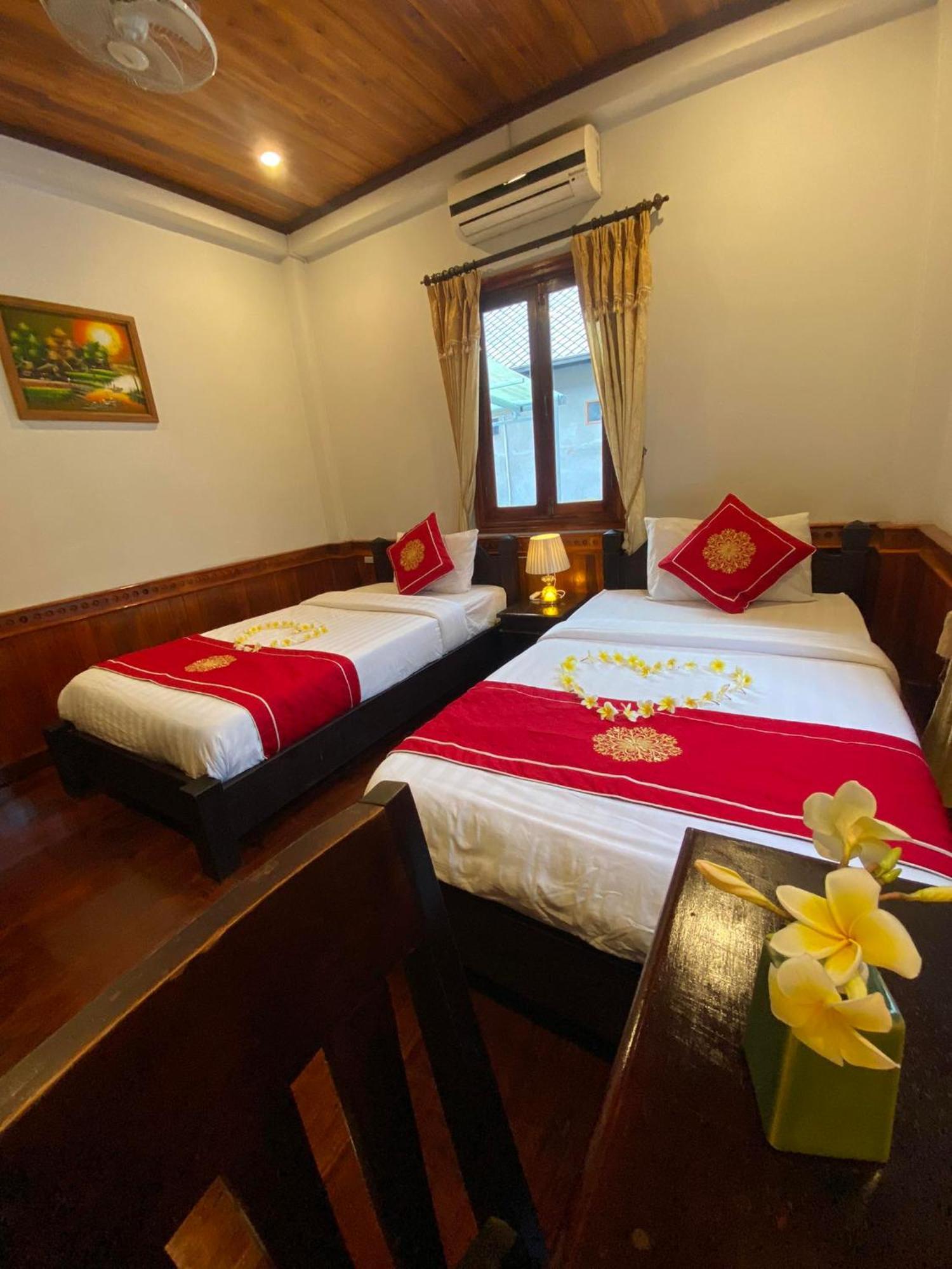 Golden Lotus Boutique Hotel Луангпхабанг Экстерьер фото